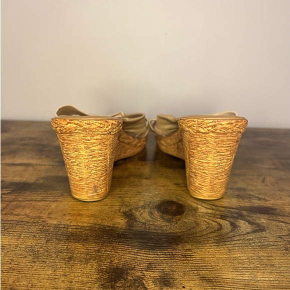 Italian Shoemakers Gold Wedges - Size 7.5 - Picture 7 of 8
